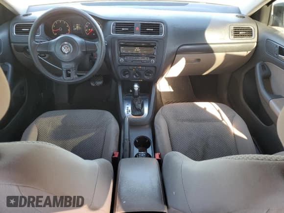 ✅ 2013 Volkswagen Jetta • VIN: 3VW2K7AJ3DM271881 • Лот: 90666675. Опубликован ранее на Copart с пробегом 186 249 миль. Бесплатный доступ к архиву аукционных продаж из США и подробный отчёт об истории автомобиля на DreamBid. Изображение 8.