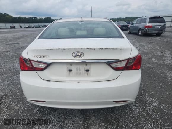 ✅ 2011 Hyundai Sonata GLS • VIN: 5NPEB4AC7BH154579 • Lot: 84057945. Listed on Copart with 169,437 mi. Free auction sales archive from the USA and detailed vehicle history report at DreamBid. Image 6.