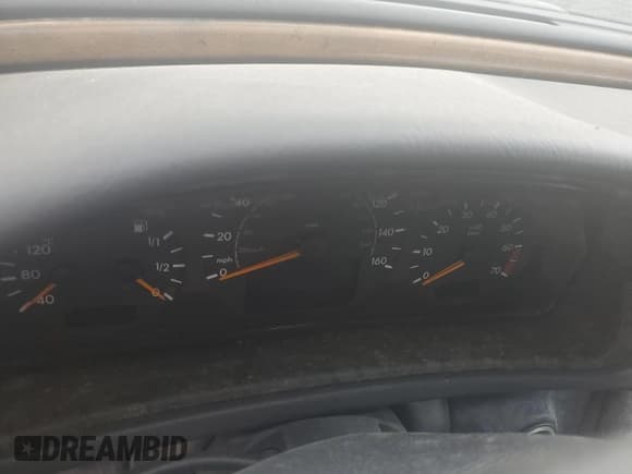 ✅ 2001 Mercedes-Benz CLK 320/430 • VIN: WDBLK70G31T073827 • Lot: 75085564. Wystawiony na Copart z przebiegiem Nie podano. Bezpłatny archiwum sprzedaży aukcyjnych z USA i szczegółowy raport historii pojazdu na DreamBid. Zdjęcie 9.