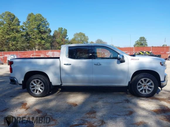 ✅ 2019 Chevrolet Silverado 1500 LTZ • VIN: 3GCUYGED0KG109314 • Lot: 43892760. Wystawiony na IAAI z przebiegiem 98 208 mil. Bezpłatny archiwum sprzedaży aukcyjnych z USA i szczegółowy raport historii pojazdu na DreamBid. Zdjęcie 13.