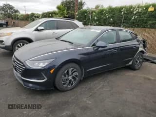 ✅ 2022 Hyundai Sonata Blue • VIN: KMHL24JJ2NA046738 • Лот: 68495205. Опубликован ранее на Copart с пробегом 62 066 миль. Бесплатный доступ к архиву аукционных продаж из США и подробный отчёт об истории автомобиля на DreamBid. Изображение 1.