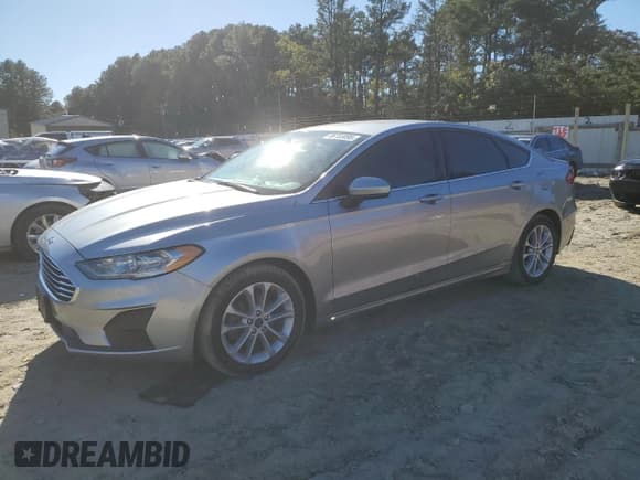 ✅ 2020 Ford Fusion SE • VIN: 3FA6P0LU4LR226685 • Lot: 86703095. Listed on Copart with 101,674 mi. Free auction sales archive from the USA and detailed vehicle history report at DreamBid. Image 1.