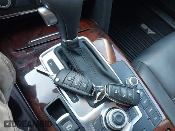 ✅ 2011 Audi A6 Premium Plus • VIN: WAUFGAFB8BN025915 • Lot: 40227353. Listed on IAAI with 102,791 mi. Free auction sales archive from the USA and detailed vehicle history report at DreamBid. Image 11.