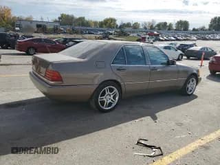 ✅ 1992 Mercedes-Benz 400 • VIN: WDBGA42E9NA026639 • Лот: 77102114. Опубликован ранее на Copart с пробегом 85 580 миль. Бесплатный доступ к архиву аукционных продаж из США и подробный отчёт об истории автомобиля на DreamBid. Изображение 3.