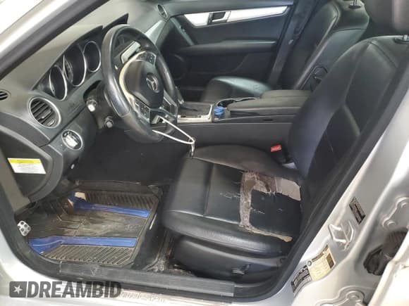 ✅ 2013 Mercedes-Benz C 250 Sport • VIN: WDDGF4HB9DA855893 • Lot: 92637875. Listed on Copart with 149,961 mi. Free auction sales archive from the USA and detailed vehicle history report at DreamBid. Image 7.