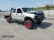 ✅ 2005 Chevrolet Silverado 2500HD Work Truck • VIN: 1GCHK23235F803038 • Lot: 43192366. Wystawiony na IAAI z przebiegiem 266 626 mil. Bezpłatny archiwum sprzedaży aukcyjnych z USA i szczegółowy raport historii pojazdu na DreamBid. Zdjęcie 1.