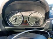 ✅ 2009 BMW 1 Series 135i • VIN: WBAUC73599VK95749 • Лот: 92230495. Опубликован ранее на Copart с пробегом 141 118 миль. Бесплатный доступ к архиву аукционных продаж из США и подробный отчёт об истории автомобиля на DreamBid. Изображение 9.