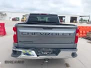 ✅ 2019 Chevrolet Silverado 1500 LT • VIN: 1GCPWCED4KZ134888 • Lot: 43114172. Wystawiony na IAAI z przebiegiem 77 993 mil. Bezpłatny archiwum sprzedaży aukcyjnych z USA i szczegółowy raport historii pojazdu na DreamBid. Zdjęcie 17.