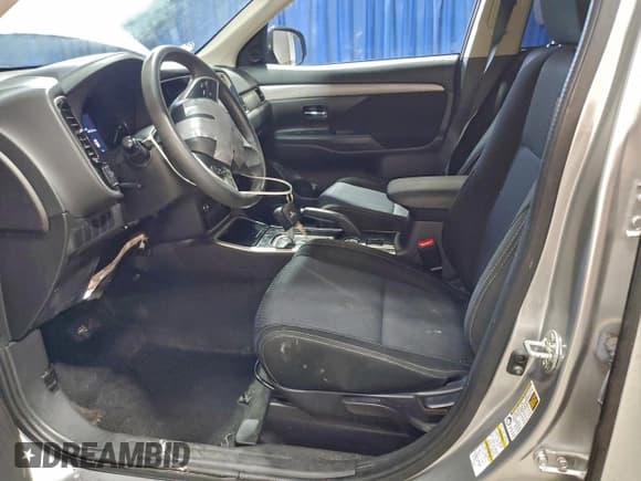 ✅ 2018 Mitsubishi Outlander ES • VIN: JA4AZ3A38JJ005232 • Lot: 95277975. Listed on Copart with 132,540 mi. Free auction sales archive from the USA and detailed vehicle history report at DreamBid. Image 7.