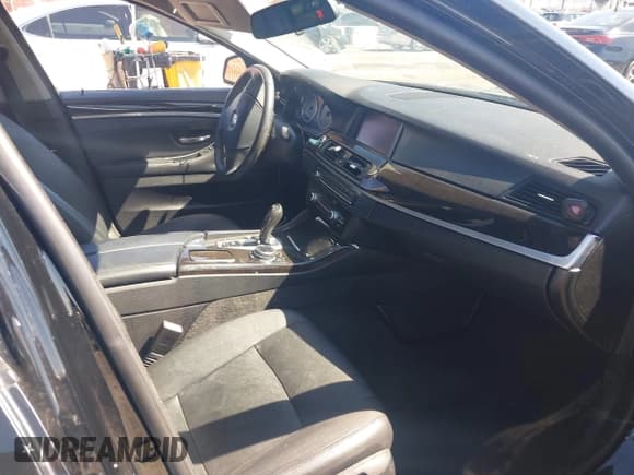 ✅ 2014 BMW 5 Series 535i • VIN: WBA5B1C55ED483074 • Lot: 43012811. Listed on IAAI with 95,876 mi. Free auction sales archive from the USA and detailed vehicle history report at DreamBid. Image 5.