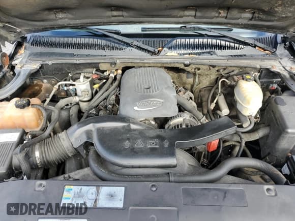 ✅ 2004 Chevrolet Suburban LT • VIN: 3GNFK16T74G318475 • Лот: 85191044. Опубликован ранее на Copart с пробегом Не указан. Бесплатный доступ к архиву аукционных продаж из США и подробный отчёт об истории автомобиля на DreamBid. Изображение 13.