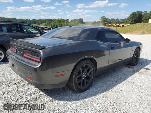 ✅ 2019 Dodge Challenger R/T • VIN: 2C3CDZBT2KH690320 • Lot: 64279783. Wystawiony na Copart z przebiegiem 71 804 mil. Bezpłatny archiwum sprzedaży aukcyjnych z USA i szczegółowy raport historii pojazdu na DreamBid. Zdjęcie 3.