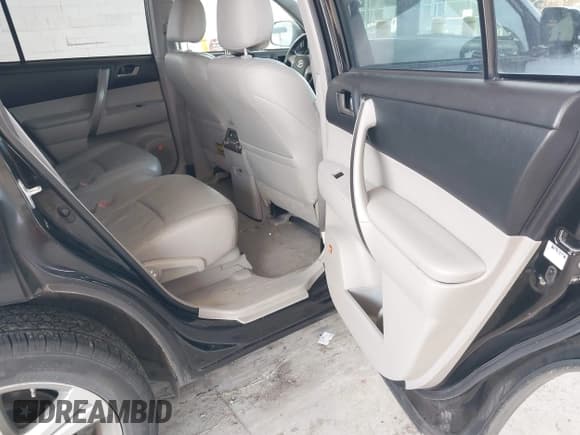 ✅ 2009 Toyota Highlander Sport • VIN: JTEES43A092146746 • Lot: 43681085. Listed on IAAI with 202,010 mi. Free auction sales archive from the USA and detailed vehicle history report at DreamBid. Image 8.