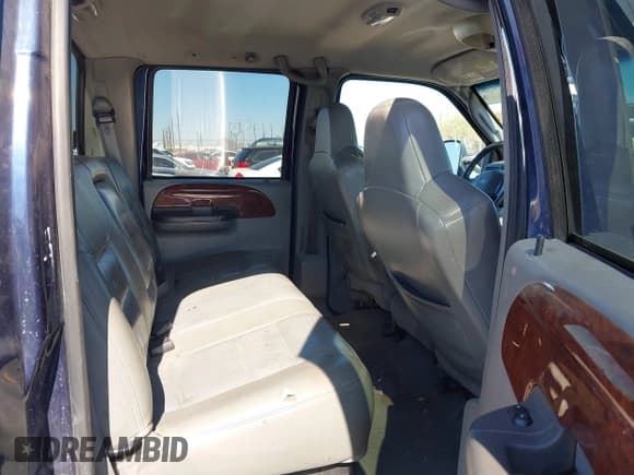 ✅ 2003 Ford F-350 XL • VIN: 1FTSW31P53ED22922 • Lot: 42086364. Listed on IAAI with 310,073 mi. Free auction sales archive from the USA and detailed vehicle history report at DreamBid. Image 8.