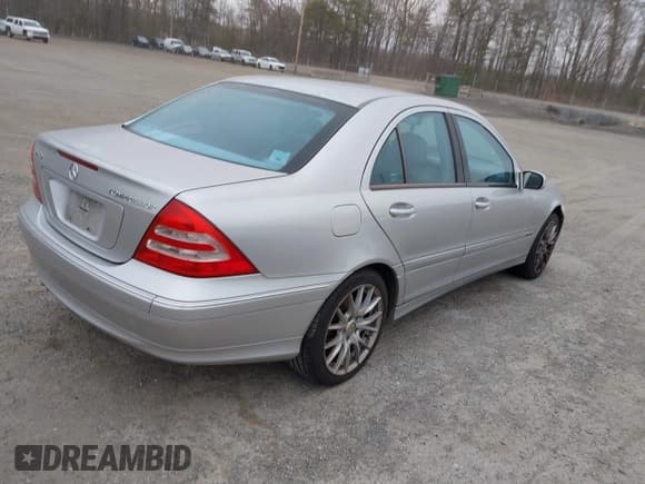 ✅ 2004 Mercedes-Benz C 230 Kompressor • VIN: WDBRF40J14A569539 • Lot: 41714209. Listed on IAAI with 96,240 mi. Free auction sales archive from the USA and detailed vehicle history report at DreamBid. Image 4.